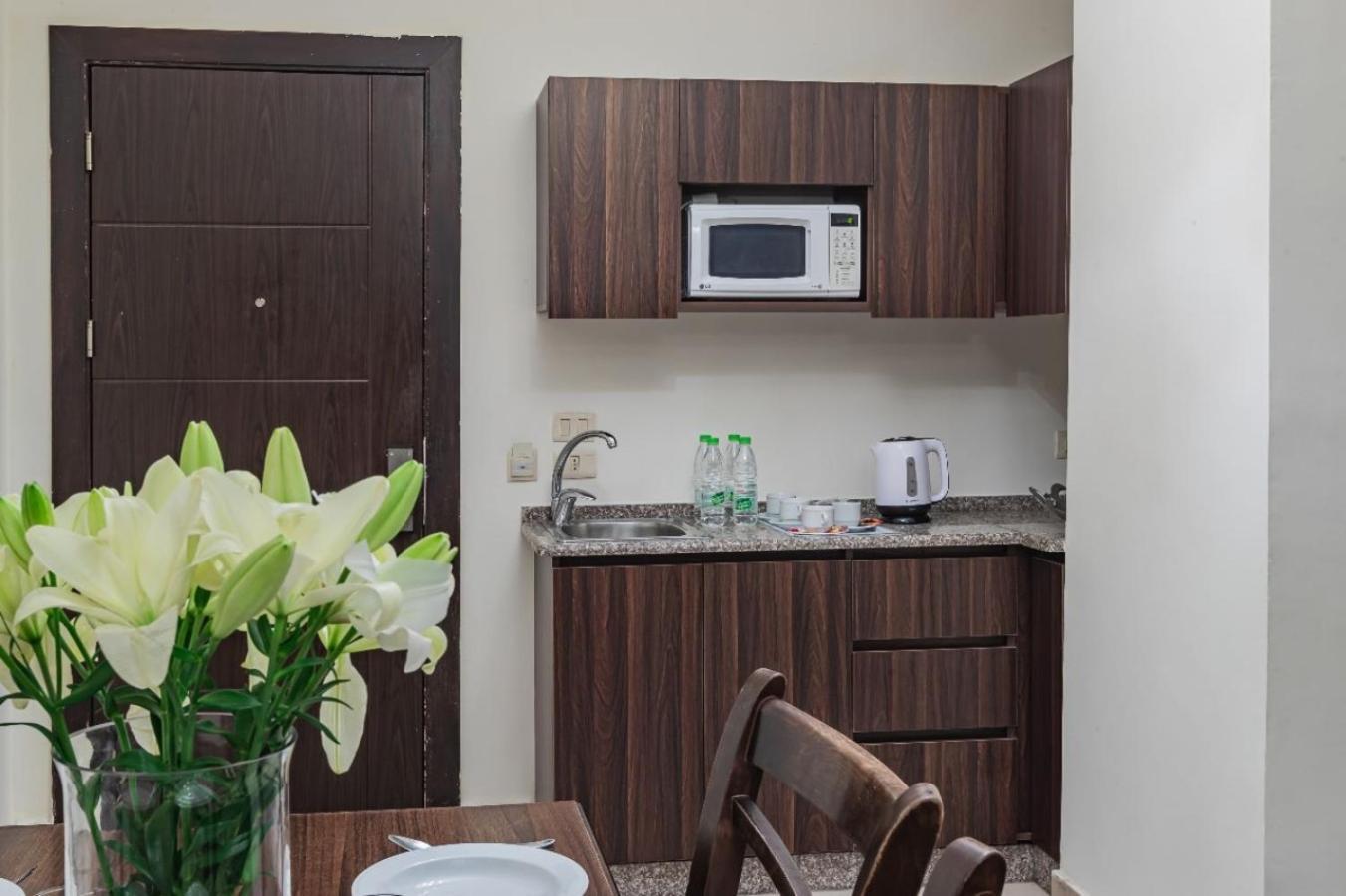 Lancaster Hotel Apartments-Gardens Amman Extérieur photo